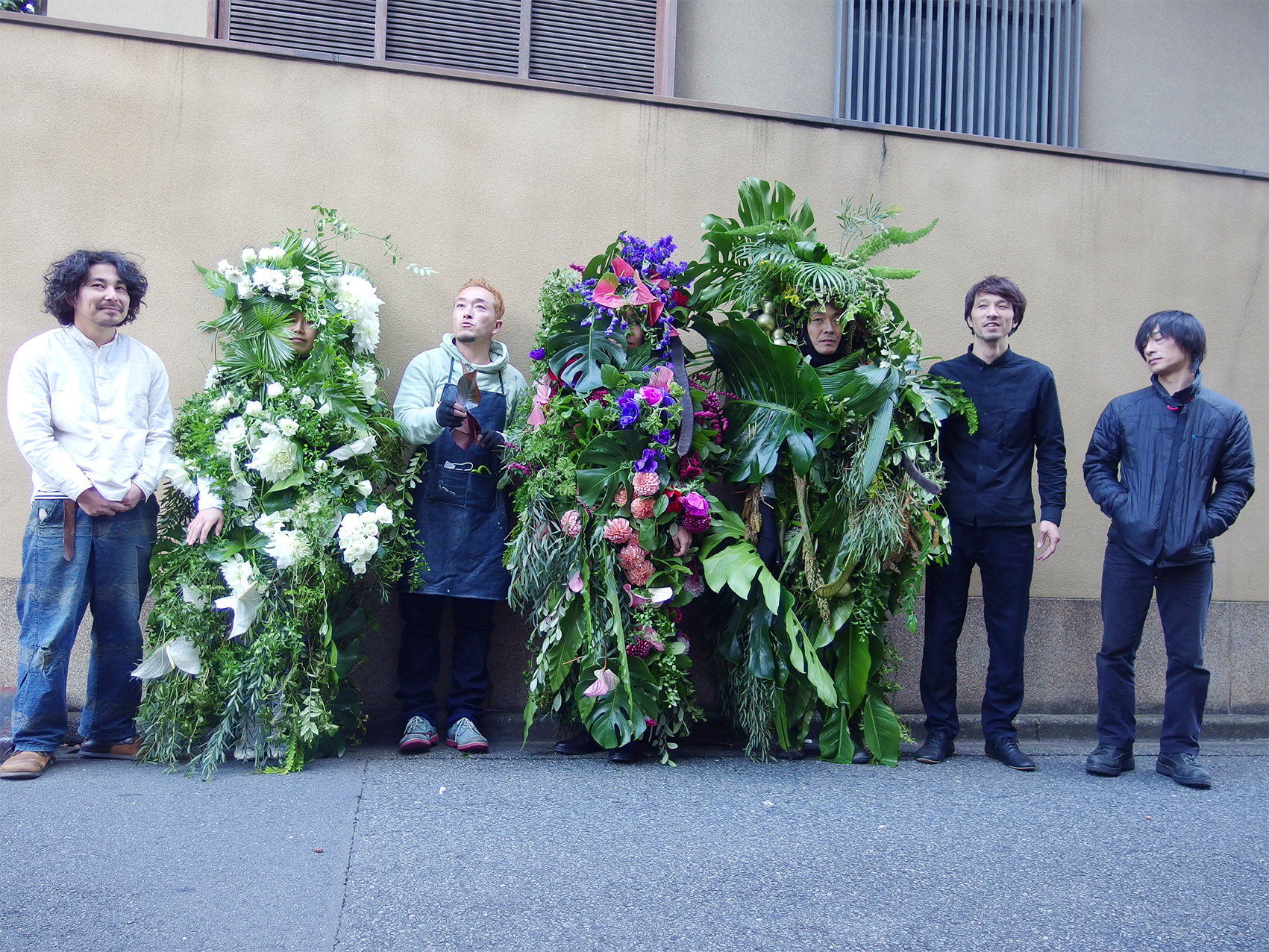 花で笑顔に 東京 表参道にフラワーマンが現れました Lovegreen ラブグリーン