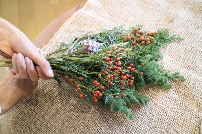 前田有紀の一 花 言vol 3 野バラの実 赤い実をクリスマススワッグに取り入れよう Lovegreen ラブグリーン