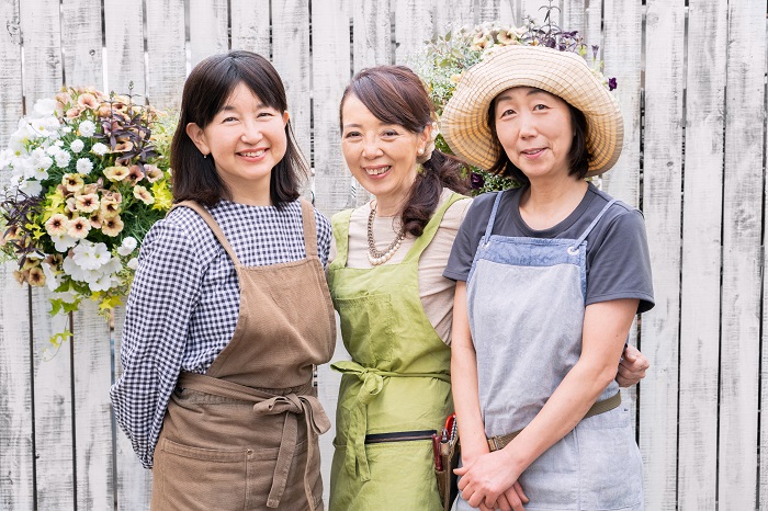 写真左から、竹田薫さん、井上まゆ美さん、今村久美子さんです。