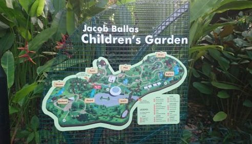 その他に私が気に入っているのがChildren　Gardenである。自然のアンジュレーションを活かし造られた丘に子どもが喜ぶ遊具などがあり、アスレチックを楽しめるゾーンです。