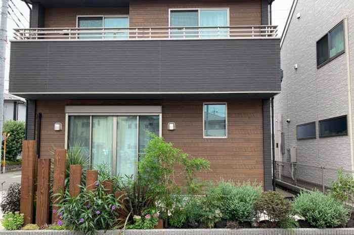 住まいの外観を彩るリゾート風ガーデン
