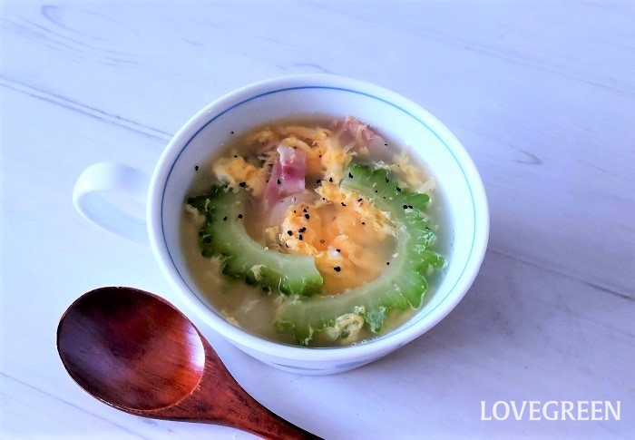 ゴーヤ　簡単レシピ　栄養　下ごしらえ　下処理　苦味取り　使い方　茹でる　下茹で　塩もみ　切り方　種とり　スプーン　わた取る　卵と玉ねぎの中華風スープ