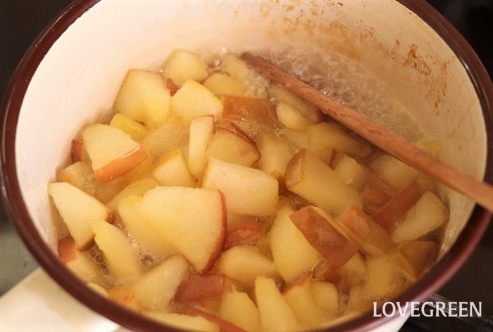 りんごジャム　作り方　2種類　使い方　簡単　レシピ　スパイス　シナモン　レモン