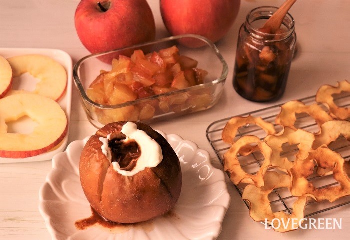 丸ごと焼きりんご　りんご　リンゴ　林檎　レシピ　簡単　簡単レシピ　オーブン　アイスクリーム　シナモン　作り方　アレンジ