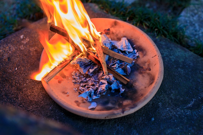 adobeお盆の迎え火・送り火