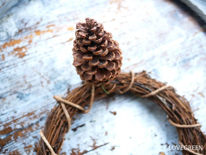 松ぼっくりのリース