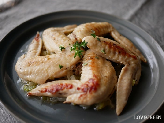手羽先とタイム入り香味野菜のグリル
